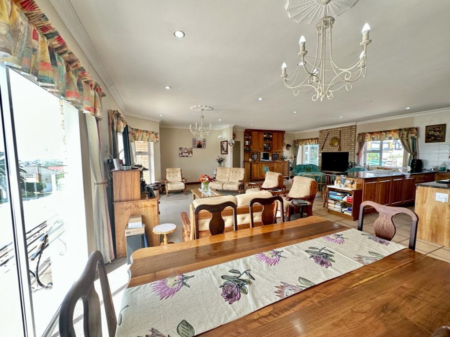 4 Bedroom Property for Sale in Stilbaai Wes Western Cape